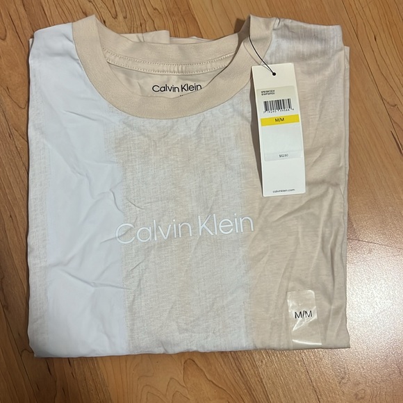 CALVIN KLEIN T-SHIRT (Size M) - Picture 3 of 4